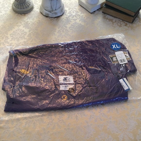 Los Angeles Lakers football jersey NWT - Picture 14 of 15